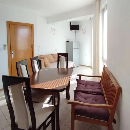 Sea View Family Saint Apartman