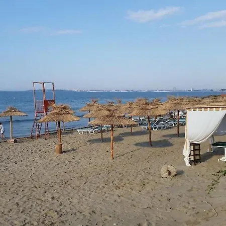 Sea View Family Saint Apartament *